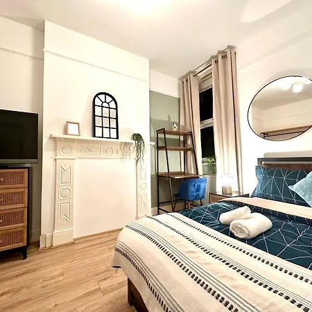 Delux Rooms Near City Centre London Exterior photo