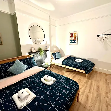 Delux Rooms Near City Centre London Exterior photo