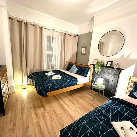 Delux Rooms Near City Centre London Exterior photo