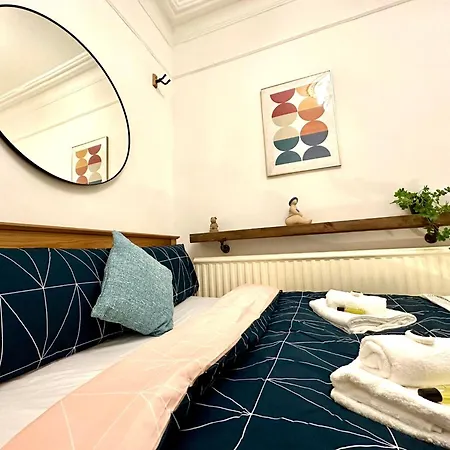 Delux Rooms Near City Centre London Exterior photo
