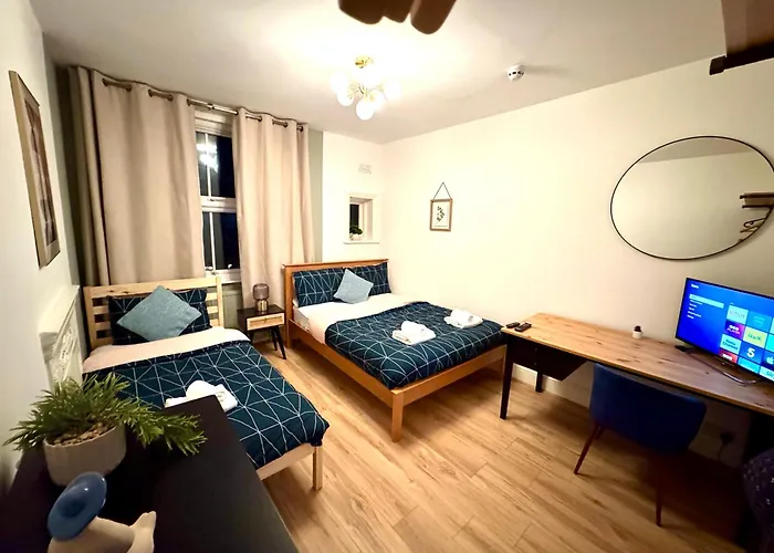 Delux Rooms Near City Centre