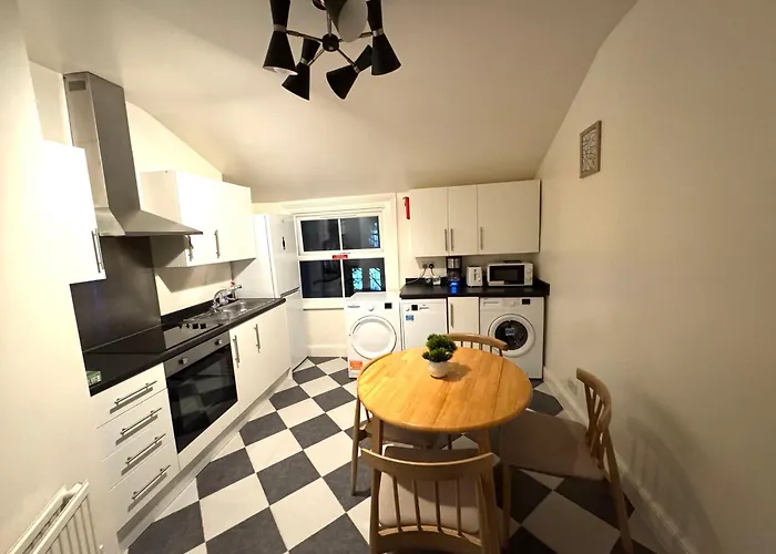 Delux Rooms Near City Centre